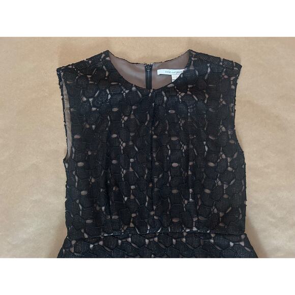 Diane von Furstenberg DVF Black Delian Crochet Pebble Lace Peplum Dress Size 2 - Picture 4 of 15